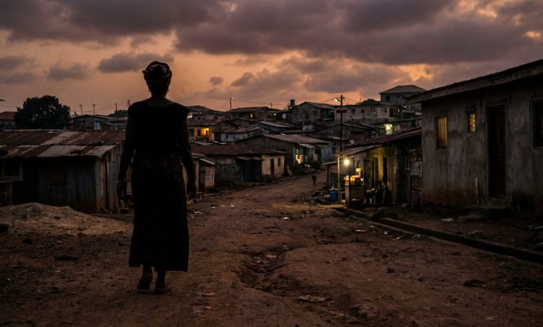 Silhouette femme Conakry