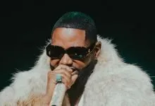 Ferré Gola sur scène avant son concert à Johannesburg