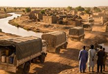 Convoi de vivres arrivant à Diafarabé au Mali