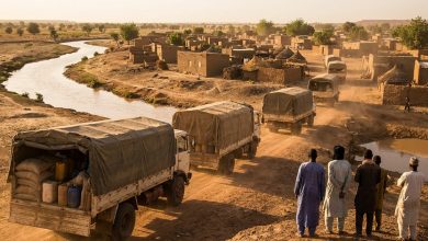 Convoi de vivres arrivant à Diafarabé au Mali