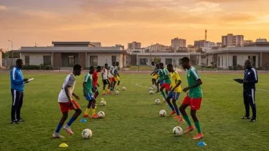 Jeunes joueurs dans une académie de football au Sénégal