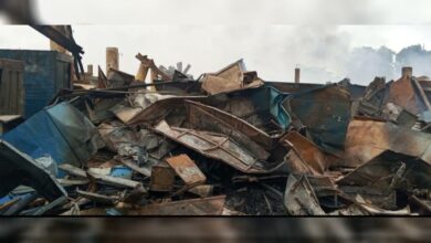 Degats apres l'incendie du grand marche de Nzerekore