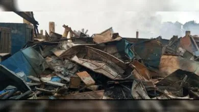 Degats apres l'incendie du grand marche de Nzerekore