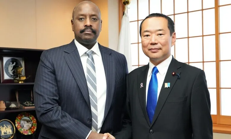 Muhoozi Kainerugaba lors d’une rencontre officielle