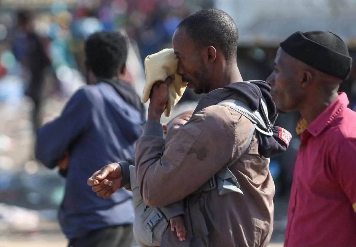 Afrique du Sud : Les larmes déchirantes d’un père malawite en plein processus de rapatriement