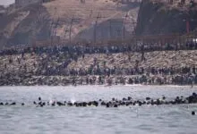 L’Espagne déclare l’état d’urgence humanitaire après l’arrivée à la nage de milliers de migrants en provenance du Maroc (Vidéos)