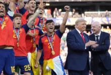 Remise du trophée de la Coupe du monde – Trump provoque un moment gênant lors de la cérémonie