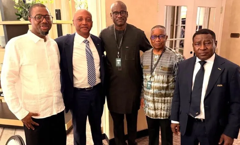 Patrice Motsepe avec les dirigeants des fédérations du Burkina Faso, du Mali et du Niger