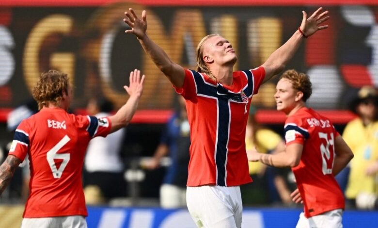 Erling Haaland célèbre avec la Norvège après son doublé contre le Brésil au Mondial 2026