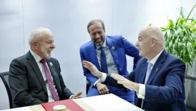 Gianni Infantino échange avec Luiz Inácio Lula da Silva