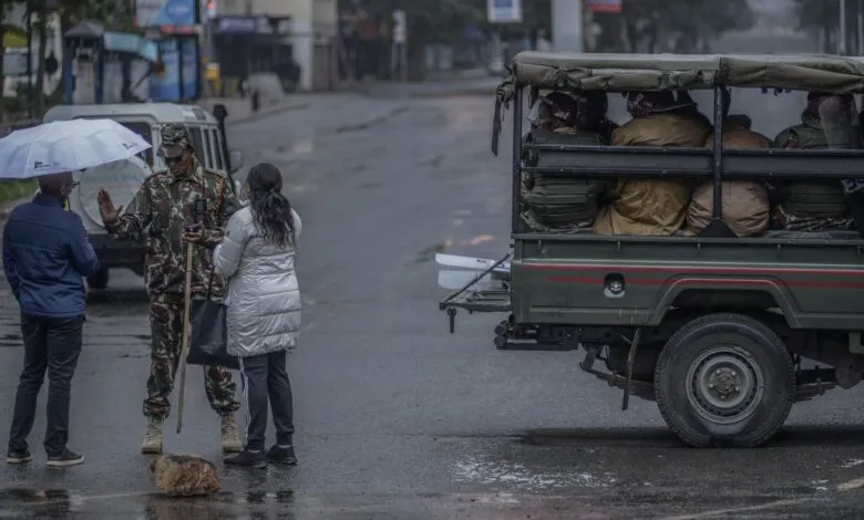 Des policiers kenyans déployés à Nairobi avant les manifestations Saba Saba