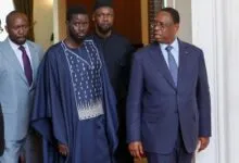 Bassirou Diomaye Faye et Macky Sall au palais présidentiel à Dakar