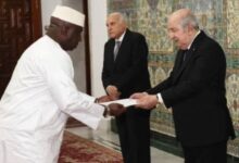 L’ambassadeur du Mali Mohamed Amaga Dolo remet ses lettres de créance au président algérien Abdelmadjid Tebboune