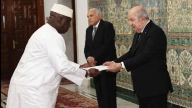 L’ambassadeur du Mali Mohamed Amaga Dolo remet ses lettres de créance au président algérien Abdelmadjid Tebboune