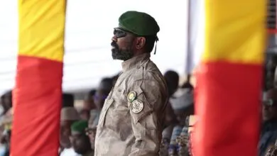 Un membre des forces maliennes lors d’un événement officiel