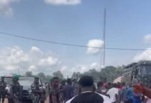 Forces de sécurité et habitants après les attaques à Otukpo dans l’État de Benue