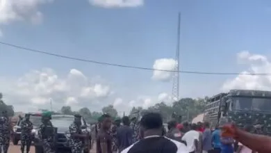 Forces de sécurité et habitants après les attaques à Otukpo dans l’État de Benue