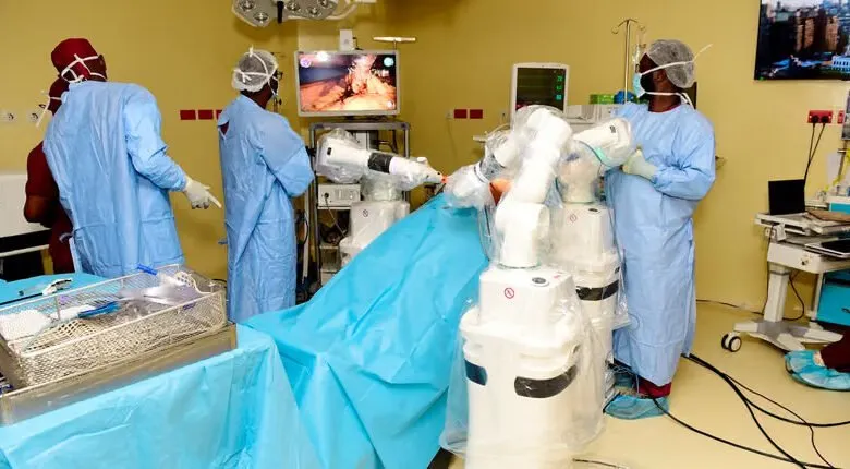 Le-Kenya-entre-dans-l_histoire-de-la-médecine-un-robot-a-participé-à-une-intervention-chirurgical