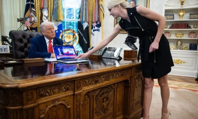 Les lettres qui relancent les rumeurs entre Trump et sa secrétaire – « Tu es tout ce qui compte pour moi »