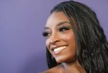 Simone Biles avec un influenceur