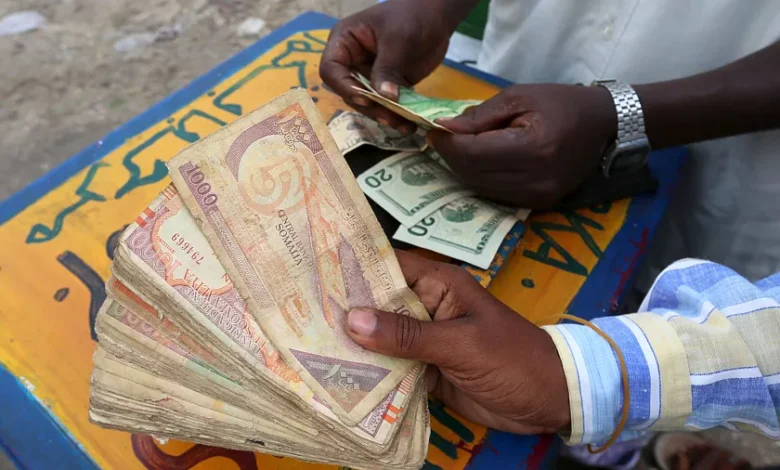 Un pays africain s’apprête à rétablir sa propre monnaie après 35 ans de dépendance au dollar américain