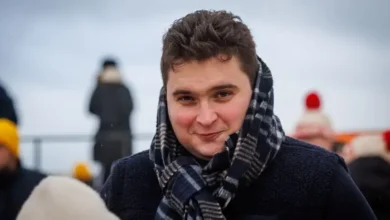Un vendeur de voitures belge devient prince après qu’un test ADN confirme sa filiation royale.