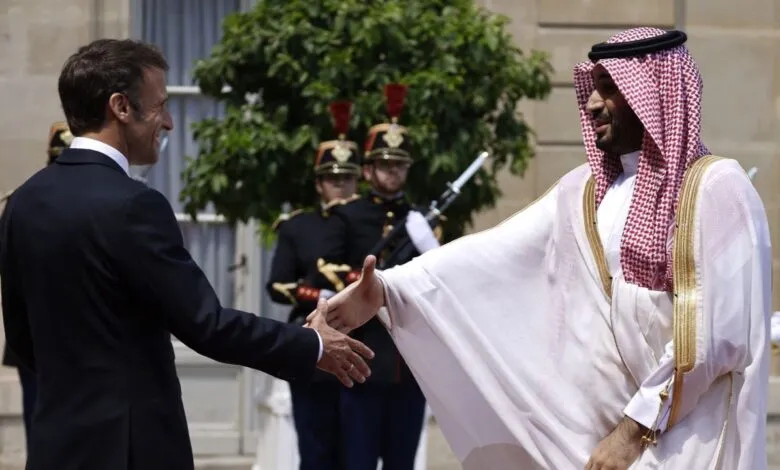 Emmanuel Macron accueille Mohammed ben Salmane à Paris