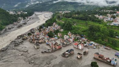 Dégâts causés par une crue soudaine à Trishuli, au Népal