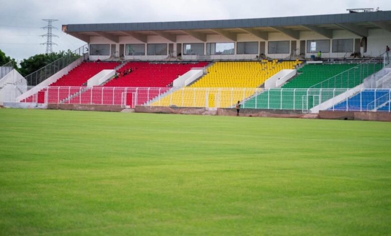Pelouse et tribunes du stade du 28-Septembre à Conakry
