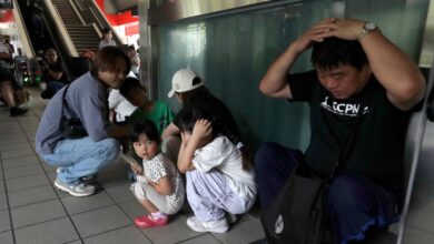 Des habitants participent à un exercice de défense dans le métro de Taipei