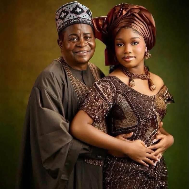 Nigeria : À 74 ans, un ex-sénateur épouse Winifred (18 ans), la meilleure amie de sa petite-fille