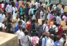 Un-pays-africain-donne-à-ses-banques-commerciales-jusqu_au-31-décembre-pour-remplacer-les-travaill (2)
