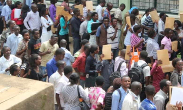 Un-pays-africain-donne-à-ses-banques-commerciales-jusqu_au-31-décembre-pour-remplacer-les-travaill (2)