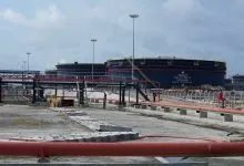 Réservoirs de la raffinerie Dangote à Lagos