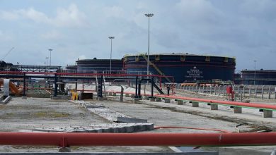 Réservoirs de la raffinerie Dangote à Lagos
