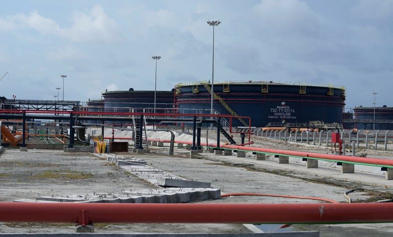Réservoirs de la raffinerie Dangote à Lagos