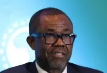 Véron Mosengo-Omba lors d’une conférence de presse