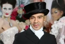 John Galliano lors d’un défilé Dior à Paris en 2010