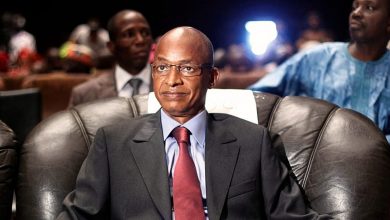 Cellou Dalein Diallo assis lors d’un événement à Conakry, archives de 2010