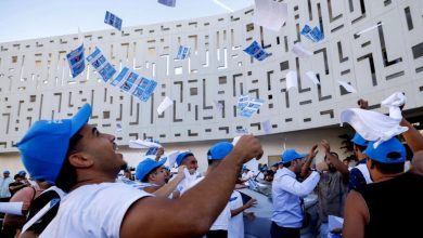 Participants à un rassemblement politique à Salé au Maroc