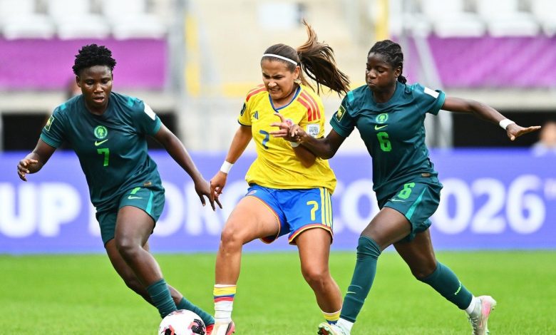 Joueuses du Nigeria et de la Colombie lors du Mondial U20 féminin
