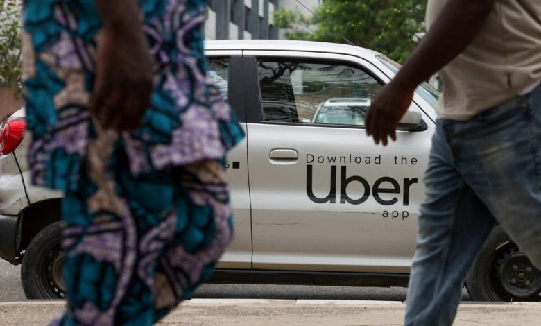 Un véhicule Uber dans une rue du Nigeria