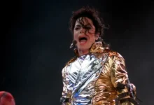 Le montant fou que la veste rouge emblématique Thriller de Michael Jackson devrait rapporter