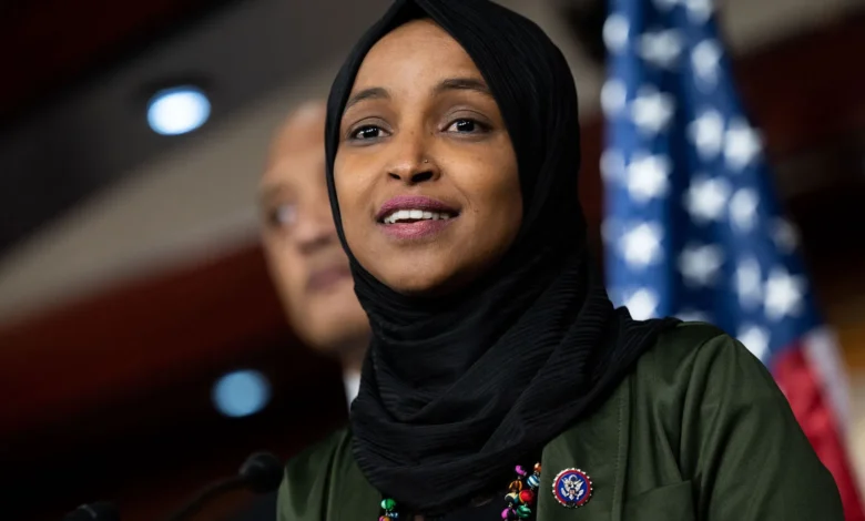 Les États-Unis obtiennent des preuves ADN selon lesquelles la députée démocrate Ilhan Omar a épousé son frère et a commis une fraude à l&rsquo;immigration