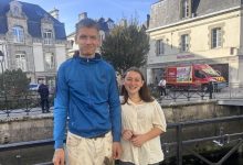 Deux personnes près du Steïr à Quimper