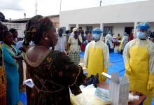 Personnel de santé en Guinée, photo d’archive illustrant la surveillance Ebola