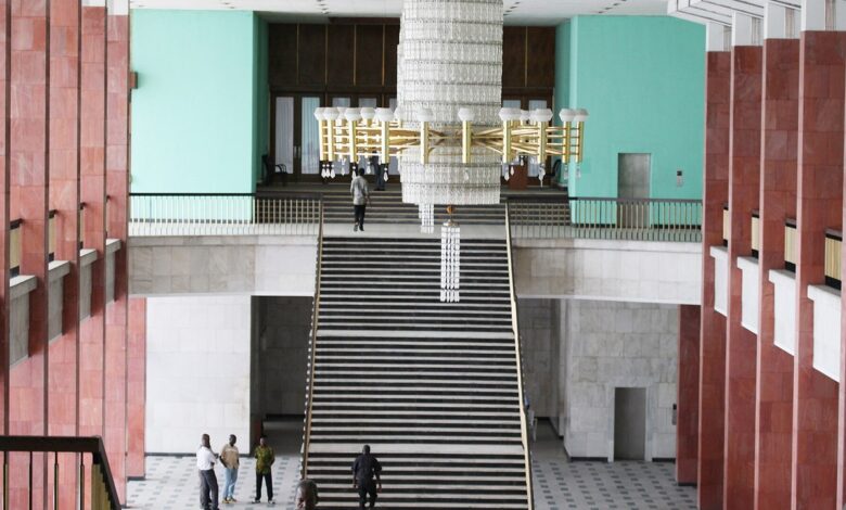 Intérieur du Palais du Peuple à Kinshasa en 2011