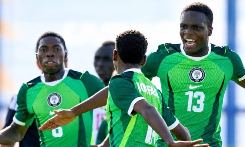 Les Future Eagles U15 du Nigeria célèbrent un but sur le terrain