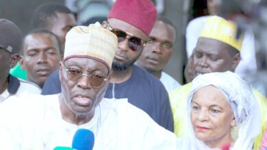 Issa Tchiroma Bakary face à la presse