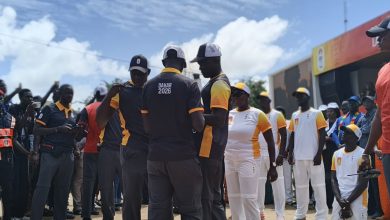 Participants à la récupération de la flamme des JOJ Dakar 2026 à Bargny